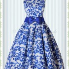 Kleid weiß blaue blumen